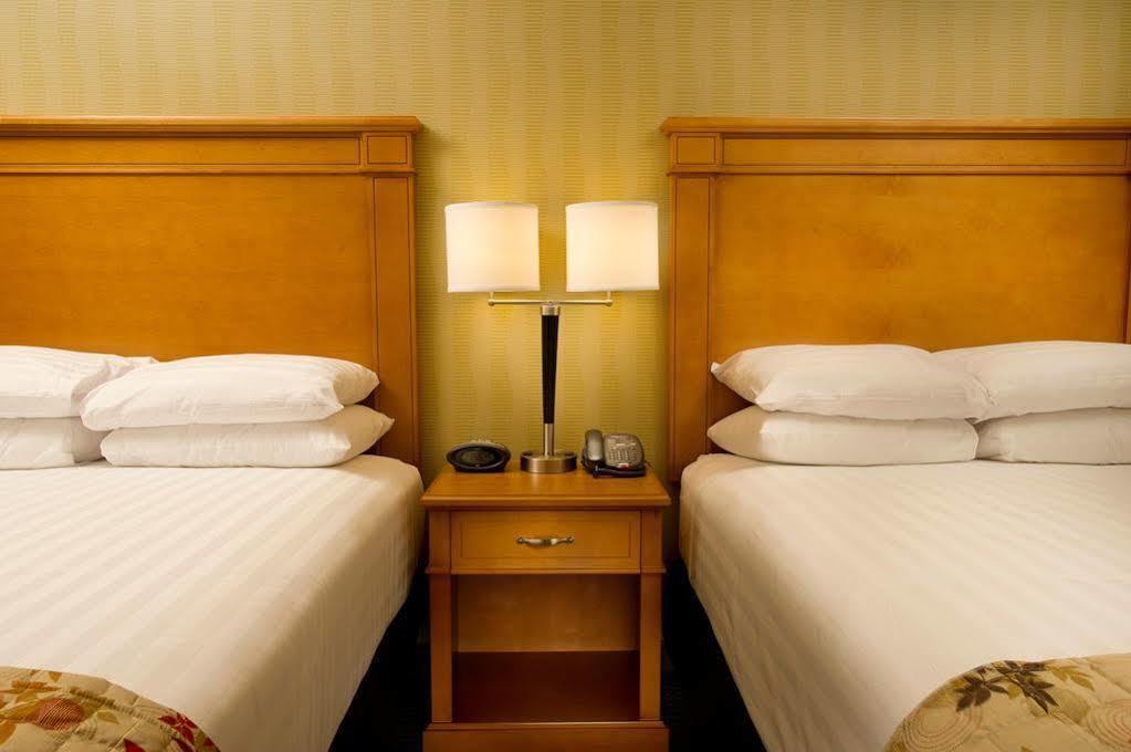 Drury Inn & Suites Greenville Exteriör bild
